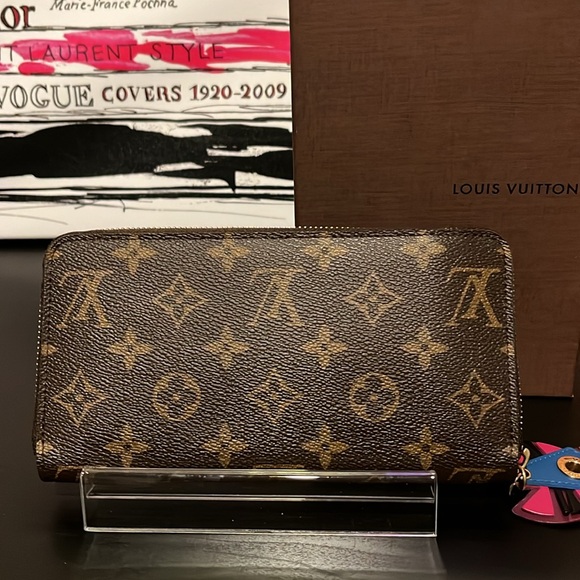 Louis Vuitton Limited Edition Totem Zippy Wallet - LIKE NEW - Picture 2 of 10